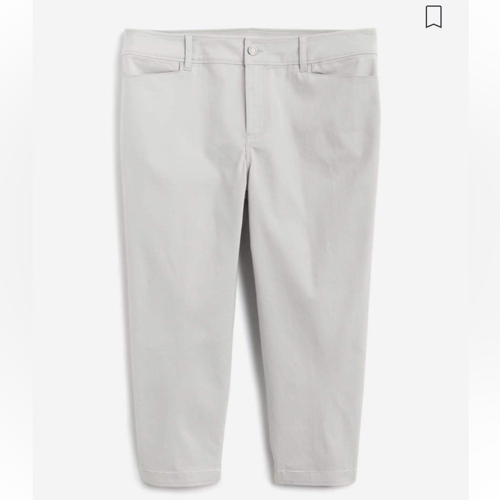 Women’s Cropped pants in light grey. 16w Market & Spruce brand
